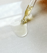 Load image into Gallery viewer, all natural facial serum or facial oil rich moisturizing texture